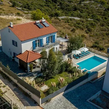 Villa Salacija *